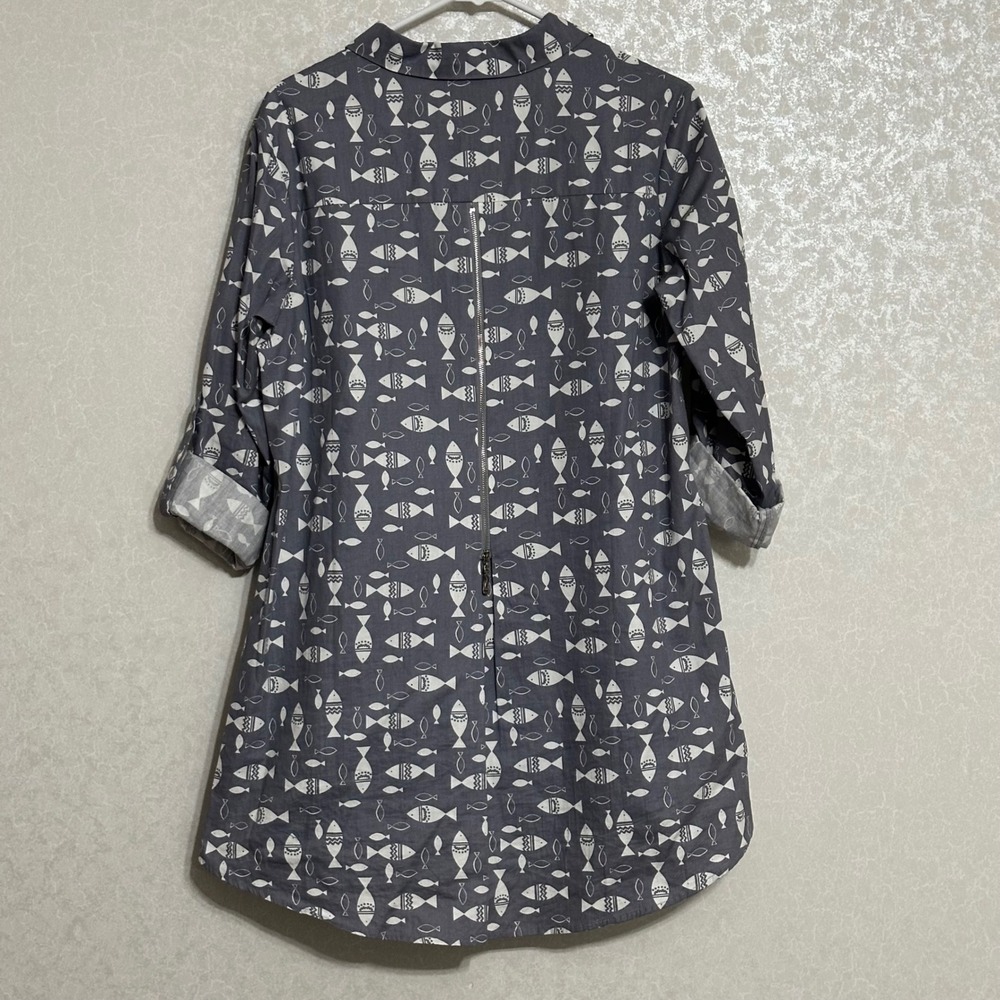 Shana Fish Print Tunic Shirt Cotton Back Zip Roll Tab Sleeve Grey Whimsical Sz M - Picture 2 of 7